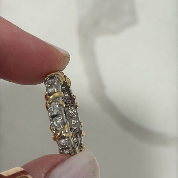 Luxurious Crystal-Embellished Bracelet - Picture 11 of 11